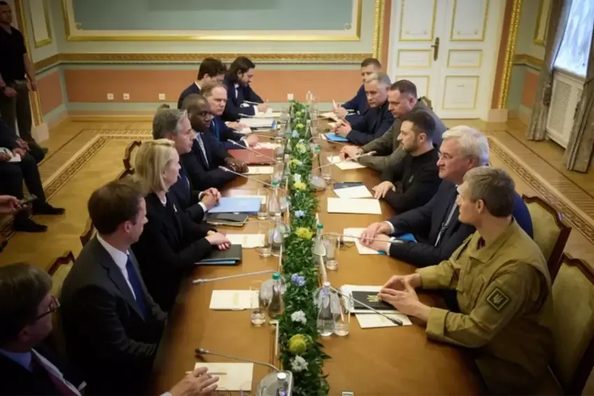 Ukrayna lideri, uzun menzilli silah talebini yeniledi