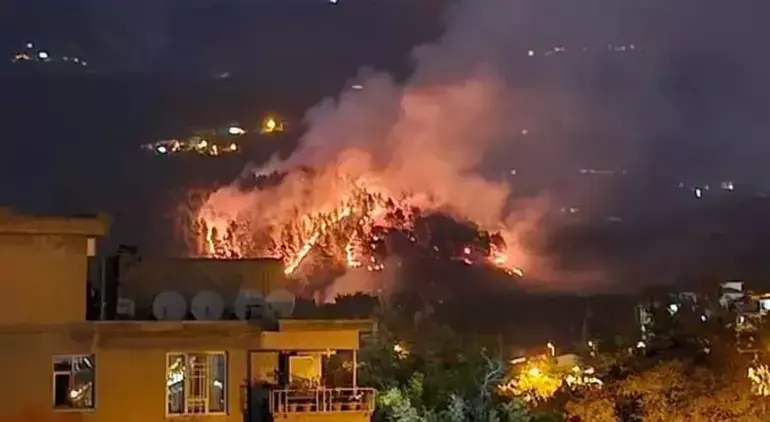 Li bajarê Marasê xebata vemirandina agirê daristanê dewam dike