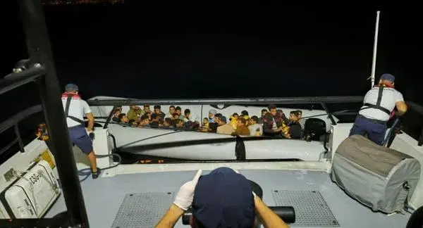 Mugla açiklarinda 50'si çocuk 102 düzensiz göçmen yakalandi