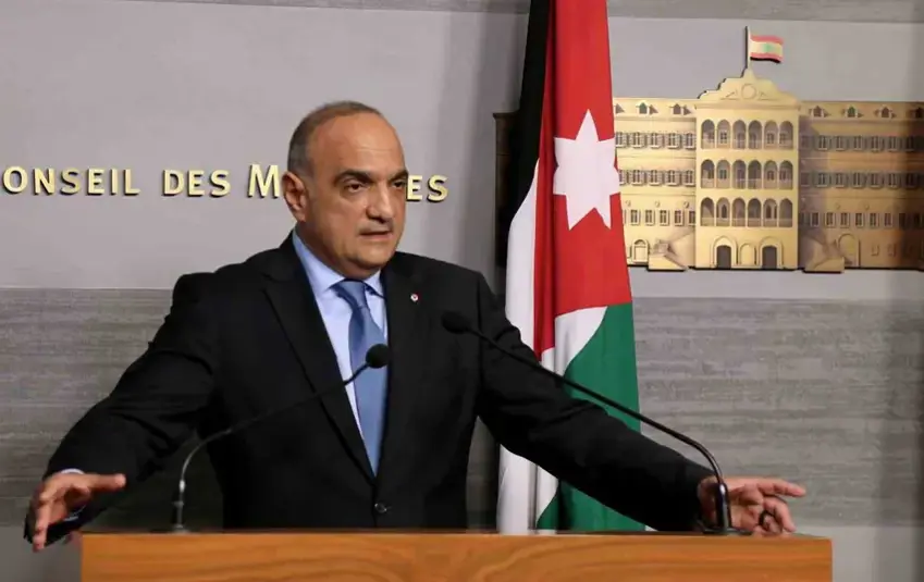 Serokwezîrê Urdinê dest ji kar berda