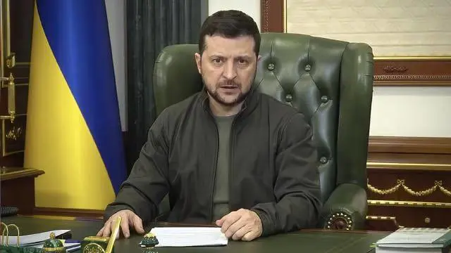 Zelensky: Êrîsa Kurskê Rûsya neçar kir ku 40 hezar leskeran bisîne