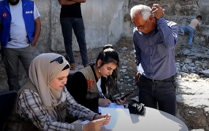 Dezgeha Xêrxwazî ya Barzanî alîkariya gelê navçeya Siyê ya Efrînê kir