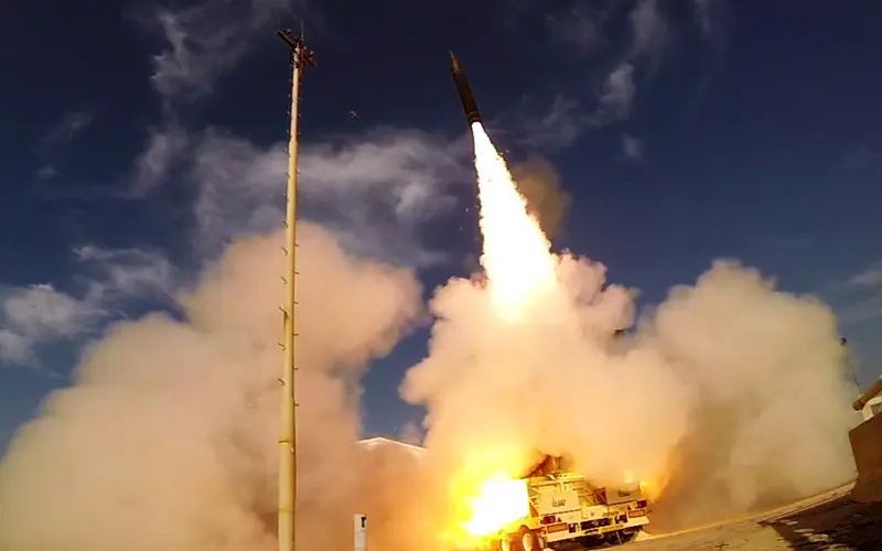 Berdevkê Hûsiyan: Me bi dron û mosekên balîstîk êrîsî Tel Avîvê kir