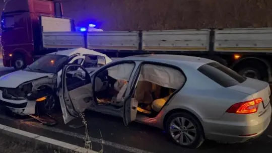 Li ser rêya Xarpêt-Çewlikê du otomobîl li hev ketin: 8 birîndar