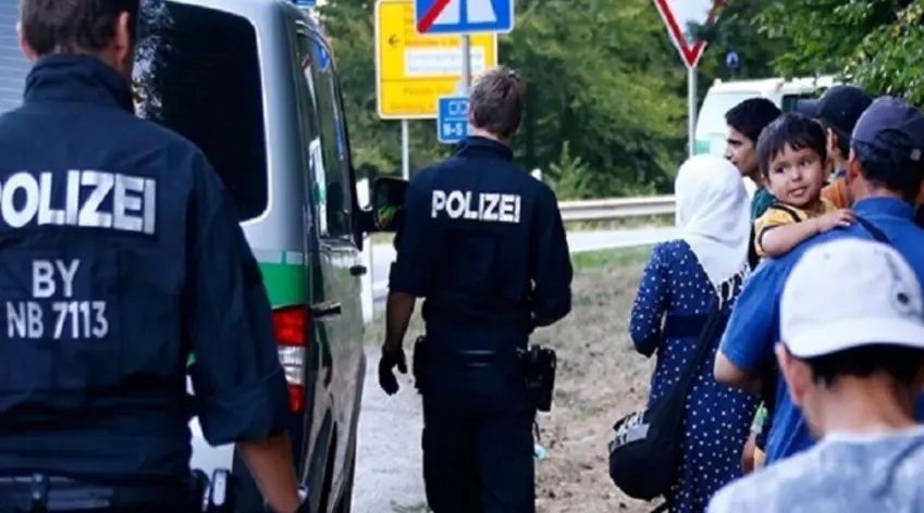 Tirkiyê qebûl kir, wê Almanya zêdetirî 13 hezar hemwelatiyên Tirk dersînor bike