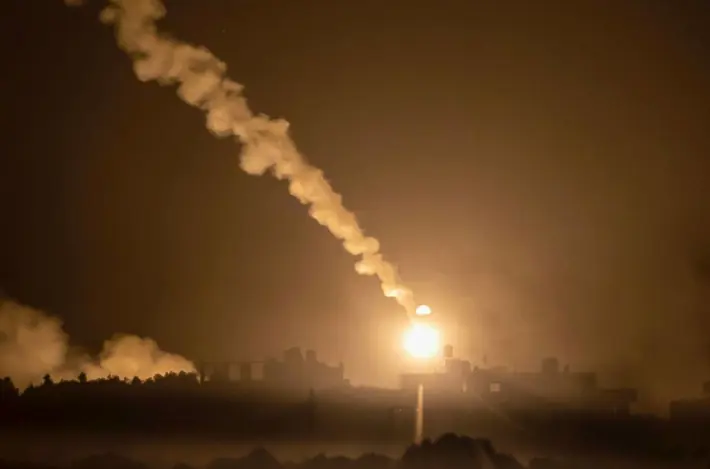 Îsraîlê komeke milîs a Iraqê bombebaran kir: Hejmarek çekdar hatin kustin