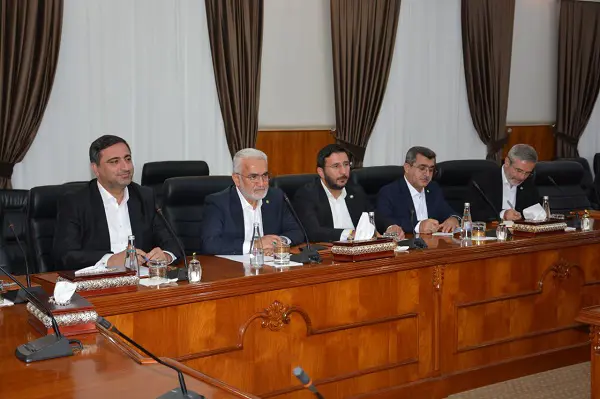 سەرۆکی گشتی ھودا پار و شاندێکی یاوەری سەردانی مەکتەبی سیاسی پارتیان کرد