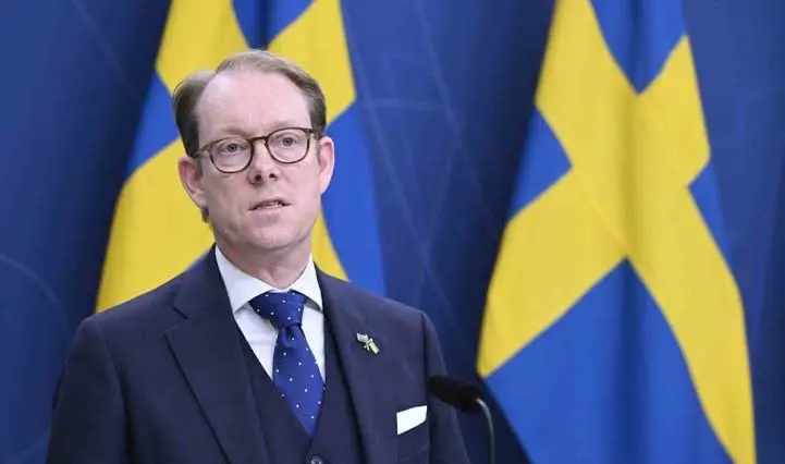 Isveç Disisleri Bakani istifa edecegini duyurdu