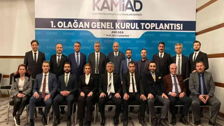KAMIAD’in 'Kürtçe' tahammülsüzlügüne, Kürt is insanlarindan toplu istifa ile tepki!