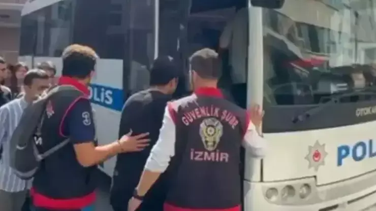 Dadgehê, li Îzmîrê 10 kesên êrîsê leskerên DYAyê kiribûn serbest berda