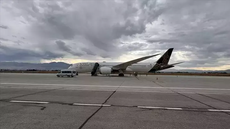 Di balafira Hindistanê ya xwe danîbû Erzeromê bombe derneket û balafirekî nûh sandin