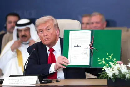 سەرکردەکانی جیهان لە میانەی لووتکەی شەرم شێخ ڕێککەوتنی ئاشتی غەززەیان واژوو كرد.