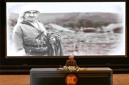 كۆبووهوهی سهرۆك بارزانی لهگهڵ ژمارهیهك له مامۆستایانی زانكۆ، نووسهران، رۆژنامهنووسان، ئهدیب و هونهرمهندان و وهرزشوانان
