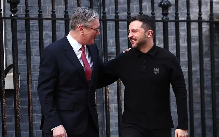 Zelenski, Londra’da Starmer ile görüştü