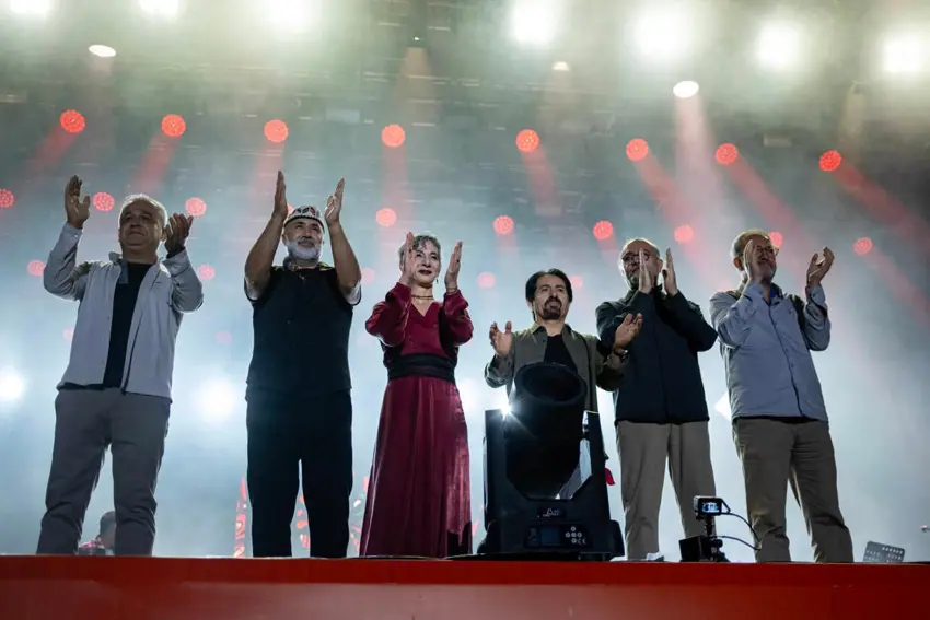 Koma Amed, 30 yil sonra Diyarbakir'da: Onbinlerce kisi dinledi 