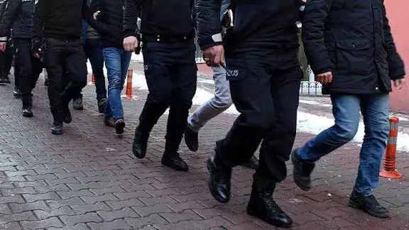 13 fermanên desteserkirinê di lêpirsîna DAIŞê de hatin derxistin