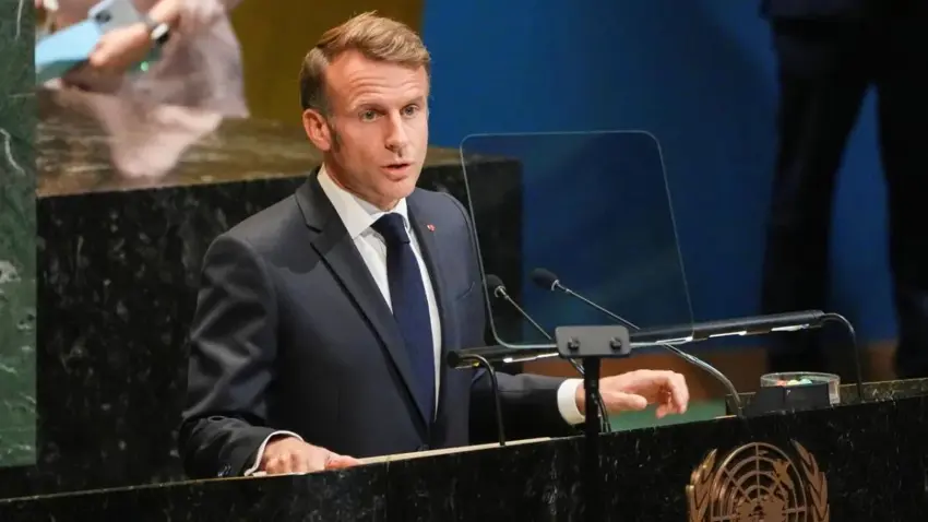 Emmanuel Macron’un halk desteği rekor düzeyde düştü