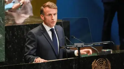 Emmanuel Macron’un halk desteği rekor düzeyde düştü