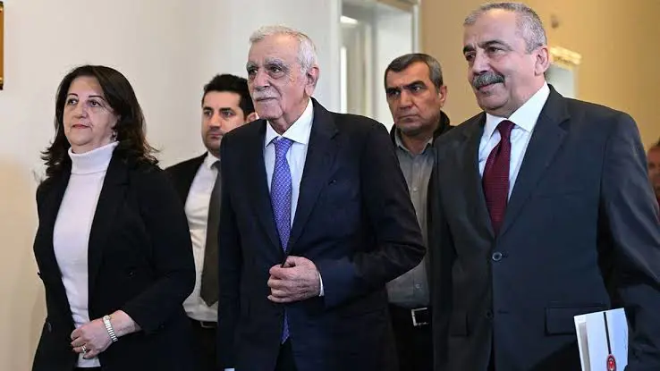 DEM Parti heyeti Demirtas'i ziyaret etti