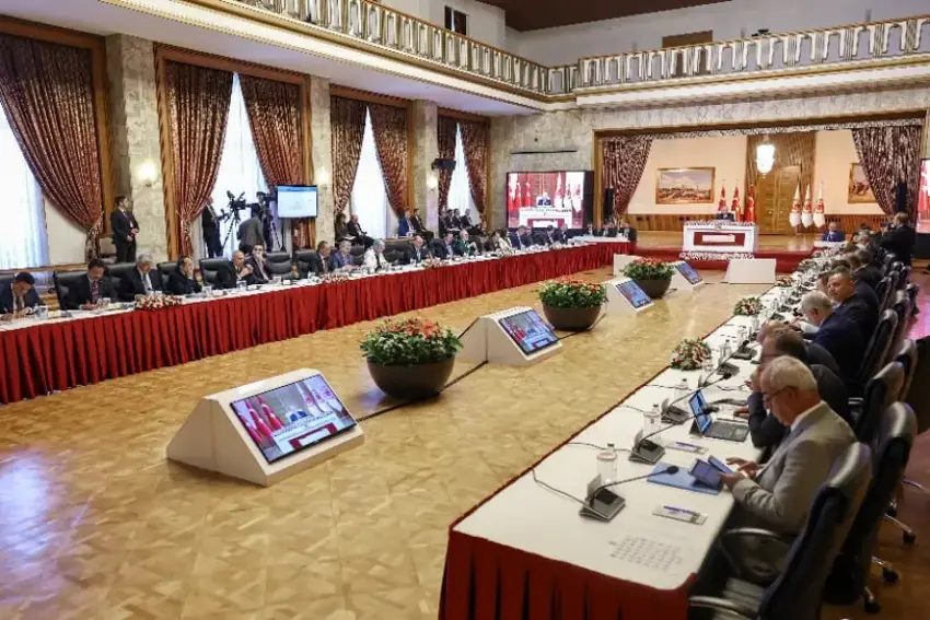 Sandeya parlamenterên Tirkiyeyê, ji bo lêkolîna IRAyê çû Îrlandayê