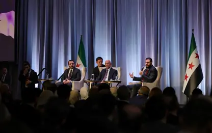 Şara, Trump görüşmesi öncesinde Washington'da Suriyelilerle görüştü