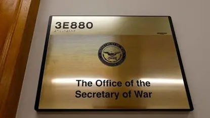 Pentagon’un tabelalarında “Savaş Bakanlığı” yazıldı