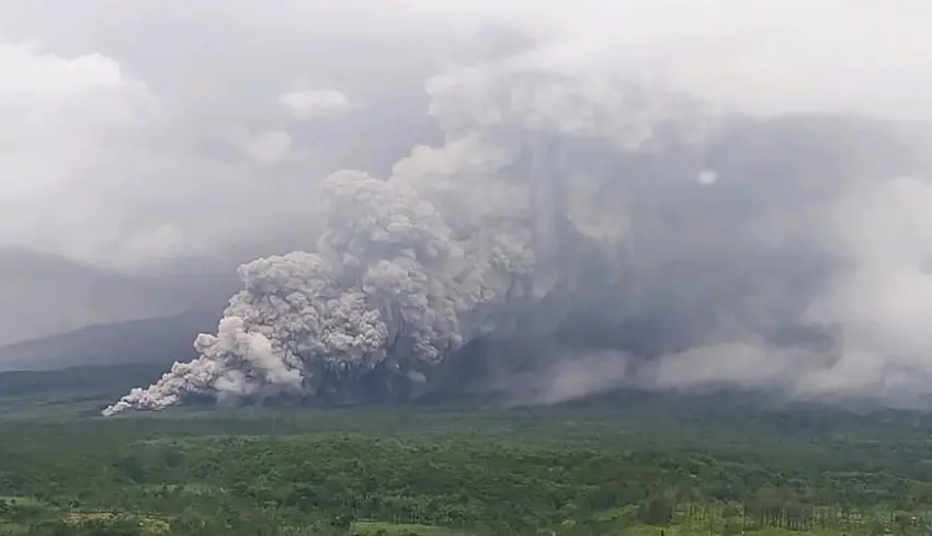 Li Endonezyayê volkana Semeru teqiya: Hisyarî hat dayîn