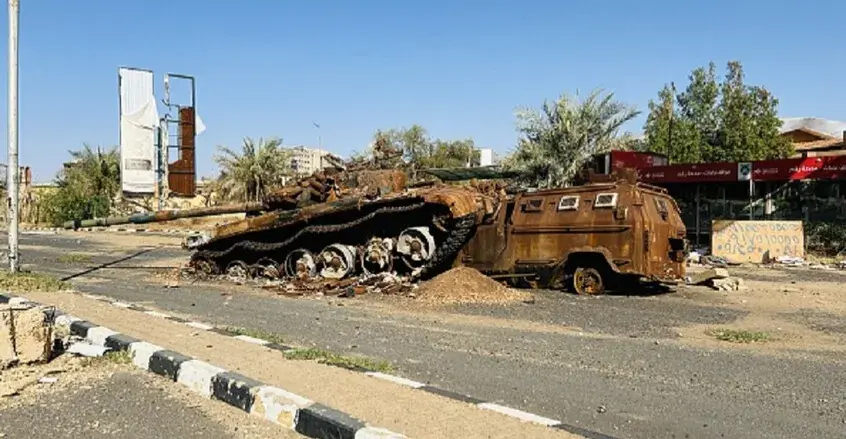 Artêsa Sûdanê bi balafirên bêmirov li depoyên RSFê xist