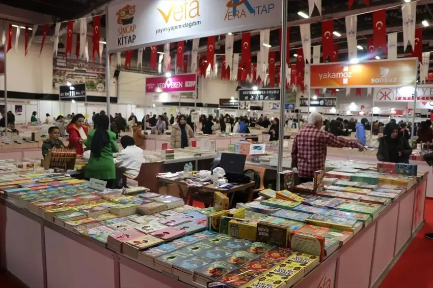 Li Xarpêtê (Elazig) fûara pirtûkan destpêkir