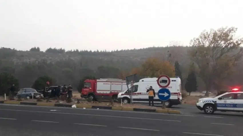 Li Manisa traktor û kamyon li hev ketin: 2 mirî û 5 birîndar