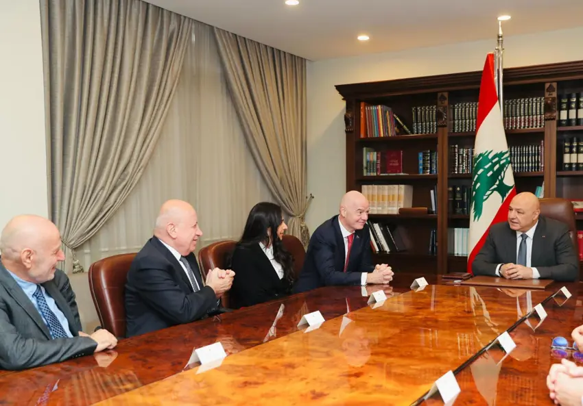 پێدانی ڕەگەزنامەی لوبنانی بە سەرۆکی فیفا: ئاماژەیەکی ڕەمزییە کە عەون پەسەندی کردووە