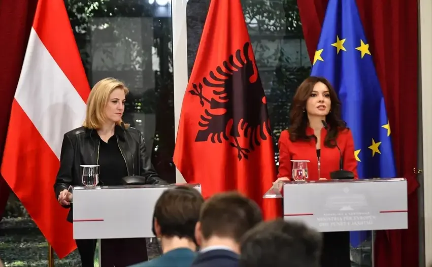 Wezîra karên derve ya Avûstûryayê: Wê Arnavutluk di 2030an de tevlî YEyê bibe