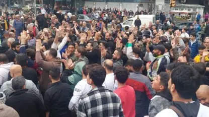 خۆپیشاندان لە کەناراوەکانی سوریا بۆ داواکردنی لامەرکەزیەت و ئازادکردنی دەستگیرکراوەکان