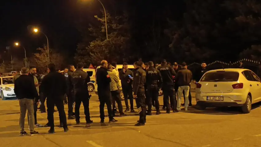 Li bajarê Erzeromê 2 kes bi kêrê birîndar bûn