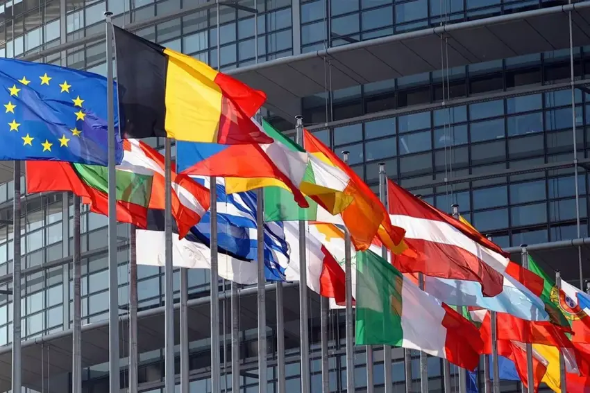 6 welatên Ewropî banga rakirina cezayên ser Sûriyê kir: HTS û Ehmed Sera ne tê de!