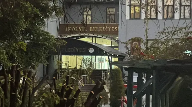 Akdeniz Belediyesi'ne kayyum atandi!