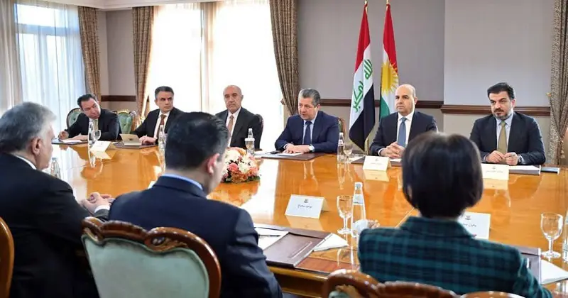 سەرۆکی حکوومەتی هەرێمی کوردستان سەرپەرشتی کۆبوونەوەیەکی تایبەت بە چارەسەرکردنی کێشەی پیسبوونی کەش و هەوای هەولێر و دهۆک دەکات