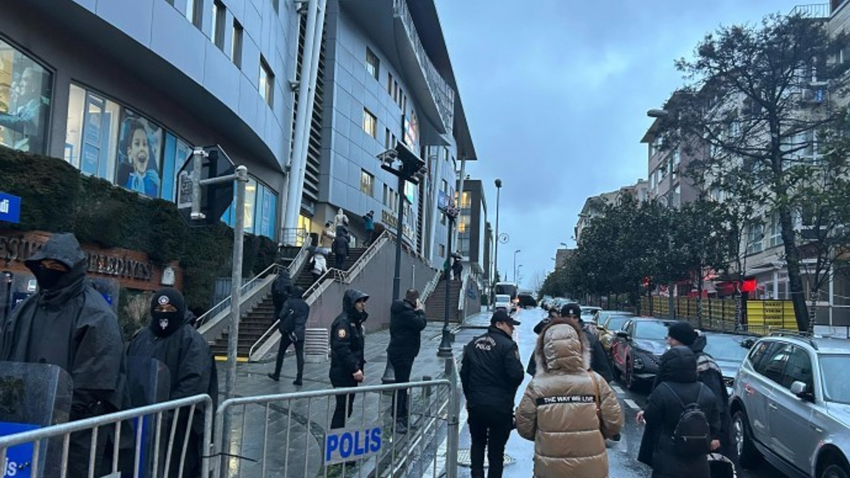 Saredariya Besîktasê ji aliyê polêsan ve hate dorpêçkirin