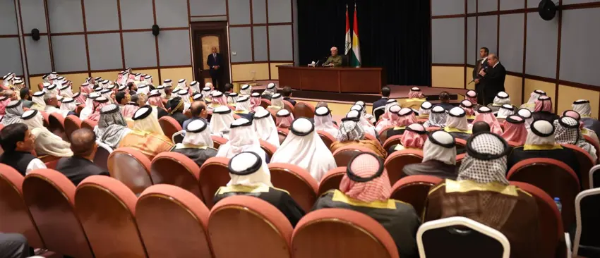 Serok Barzanî pêswaziya rûsipiyên Ereb ên Mexmûrê kir