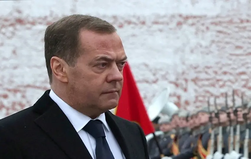 Medvedev: Biryara Trump ya testa nuklerî dê bandorê li ser Rûsya bike