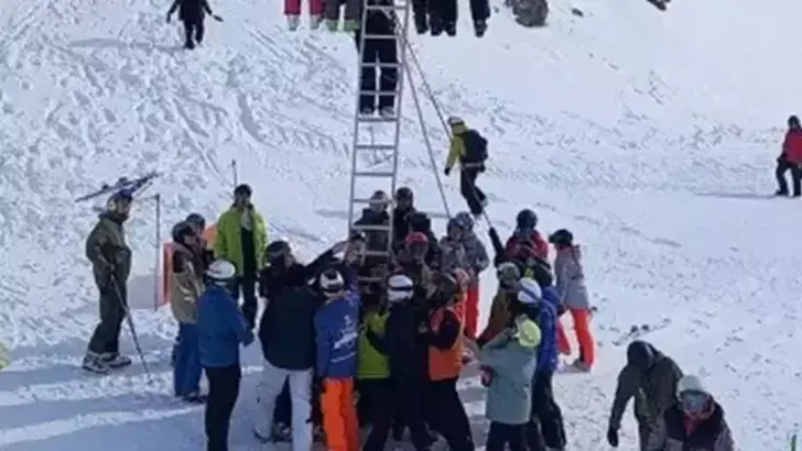 Li navenda sematekê ya Îspanyayê têlekî qetiya û 30 kes birîndar bûn