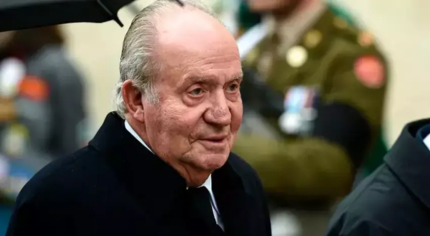 Qralê li sirgûnê Juan Carlo ragihand ku çawa qezaen birayê xwe kustiye