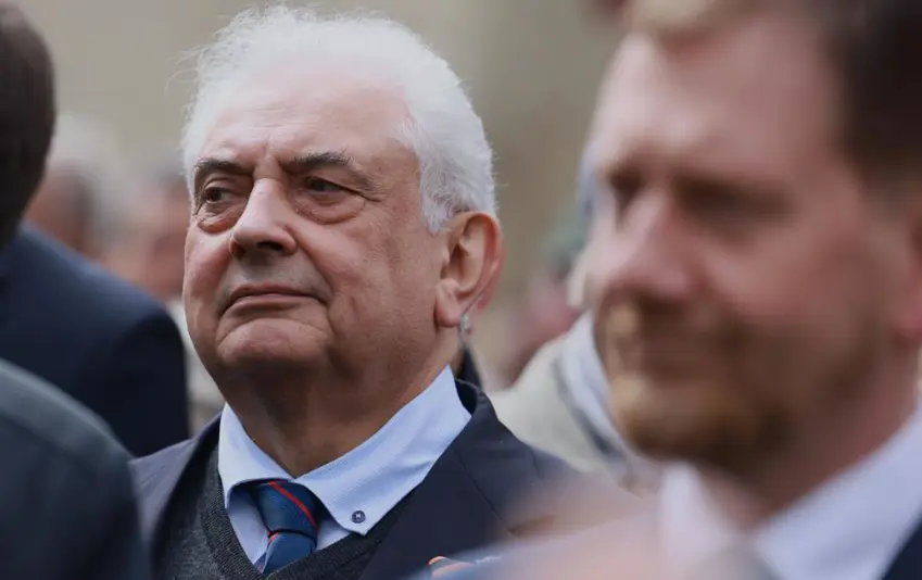 Almanyayê ji ber êrîsên sîberî bangî balyozê Rûsî kir