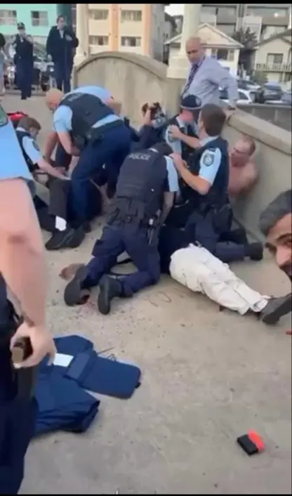 لە ئوسترالیا هێرش کرایە سەر ئاهەنگێکی جوولەکەکان؛ "ژمارەیەكی زۆر كوژراو و برینداری لێكەوتەوە"