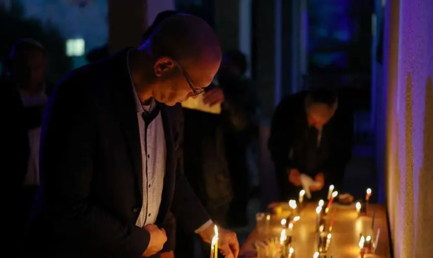 بەرپرسێکی باڵای ئەمریکا : لە ئەگەری هەبوونی دەستی كۆماری ئیسلامی ئێران لە هێرشەكەی سیدنی، ئەمریکا پشتیوانی لە ئۆپراسیۆنی سەربازی ئیسرائیل دژی ئێران د