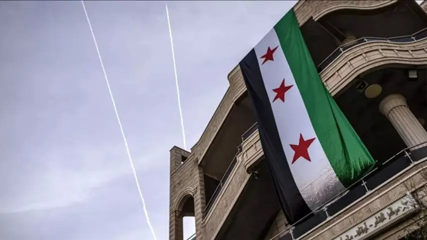 Hikûmeta Sûriyê çekên ku dihat gotin ji bo Hizbullahê hatine desteserkirin