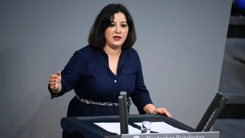 Parlamentera kurd li Almanyayê rastî êrîsa nijadperestan hat