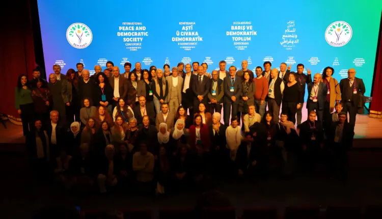 کۆتاییهاتنی کۆنفڕانسی نێودەوڵەتیی "ئاشتی و کۆمەڵگەی دیموکراتیک" لە ئیستەنبوڵ