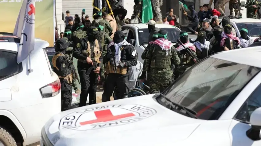 Heyeta Hamasê ji bo agirbestê û pevguhertina girtiyan diçe Misrê