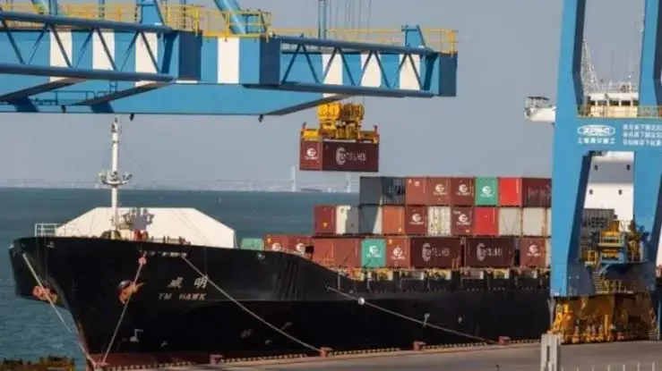 Rûsya: 'Di qezaya tankerê de nêzî 2 hezar û 400 ton neft herikî deryayê'